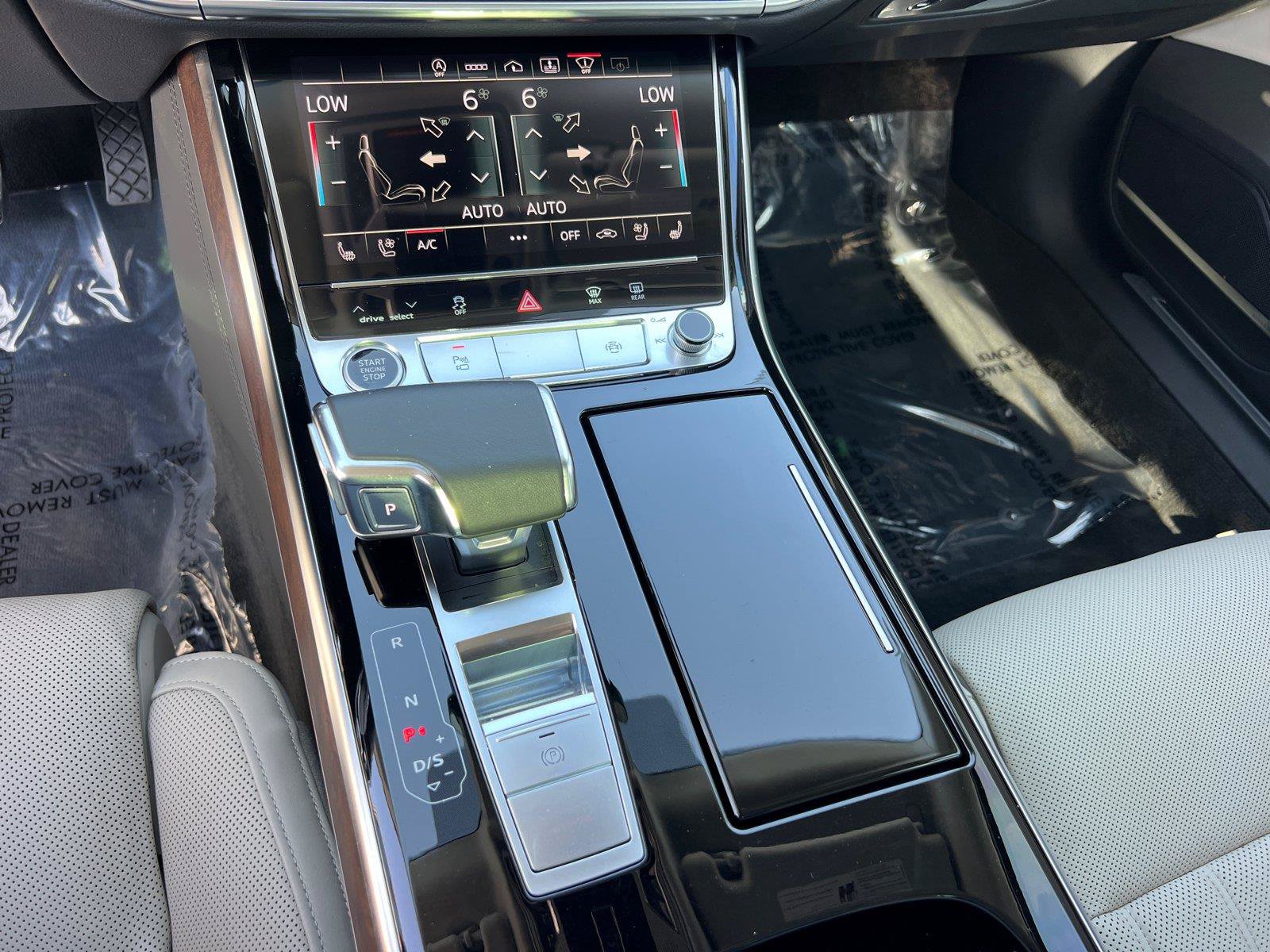 Used 2022 Audi A8 L 3.0T AWD/4WD image 33
