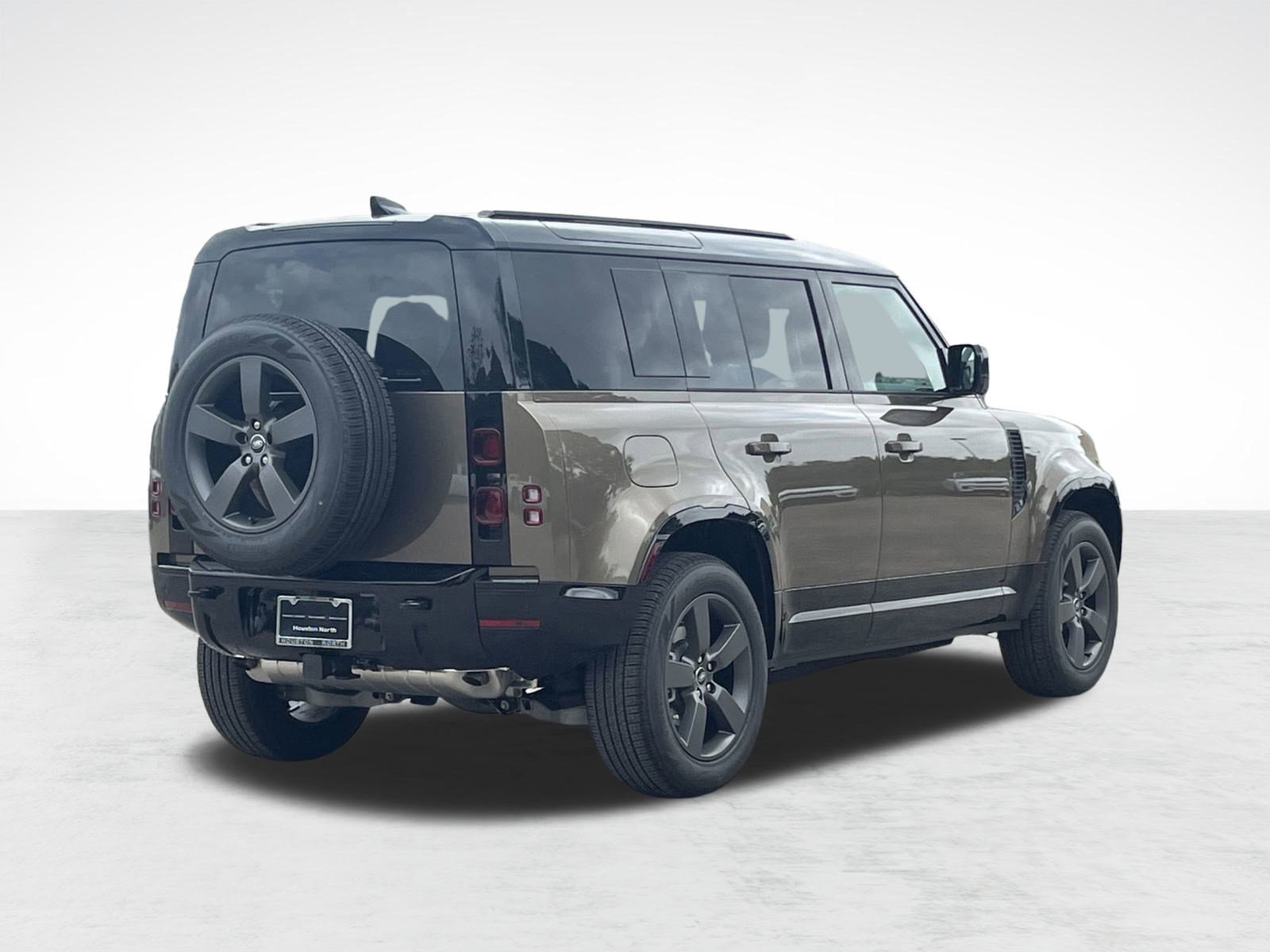 Used 2025 Land Rover Defender 110 X-Dynamic SE image 8