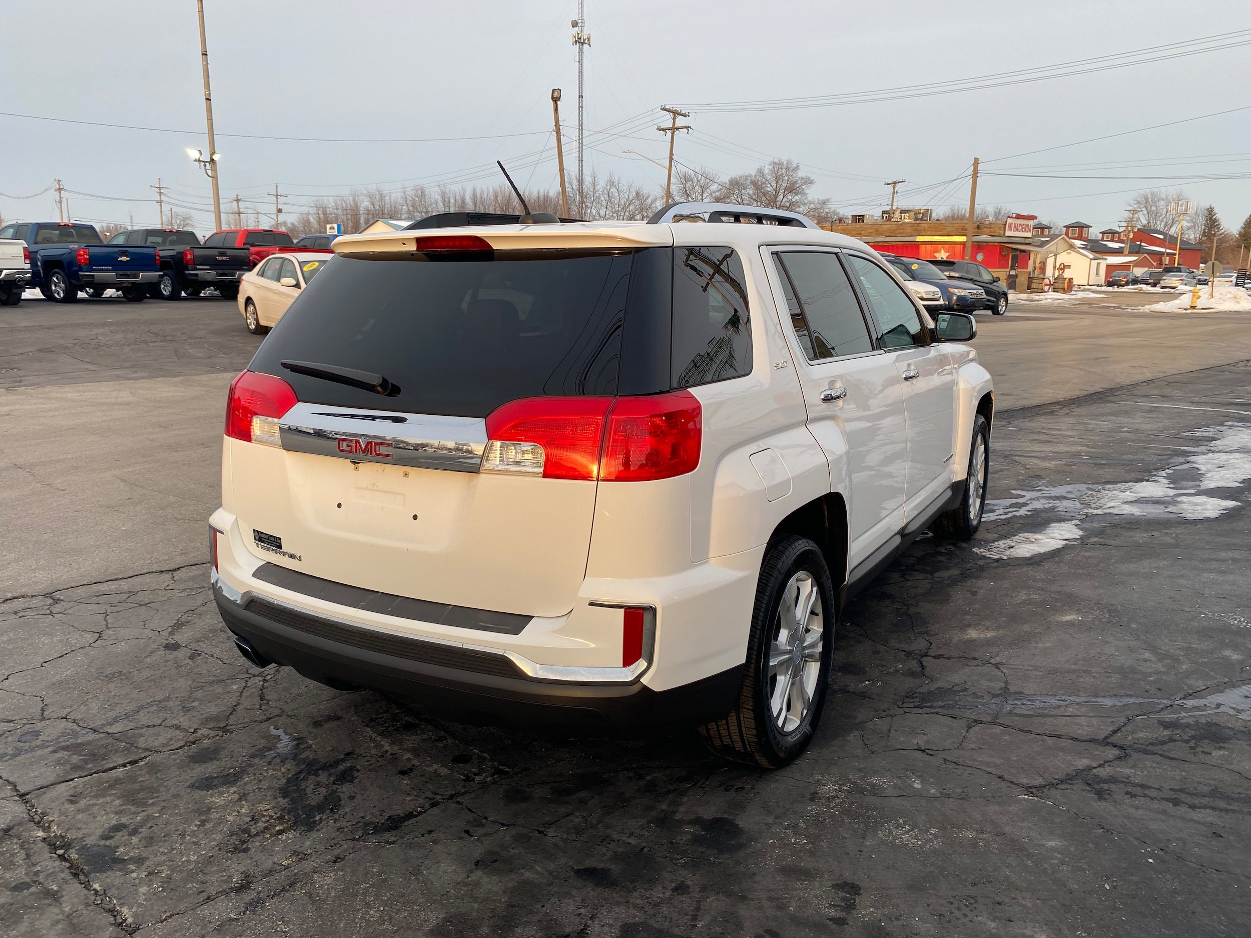 Used 2017 GMC Terrain SLT FWD image 5