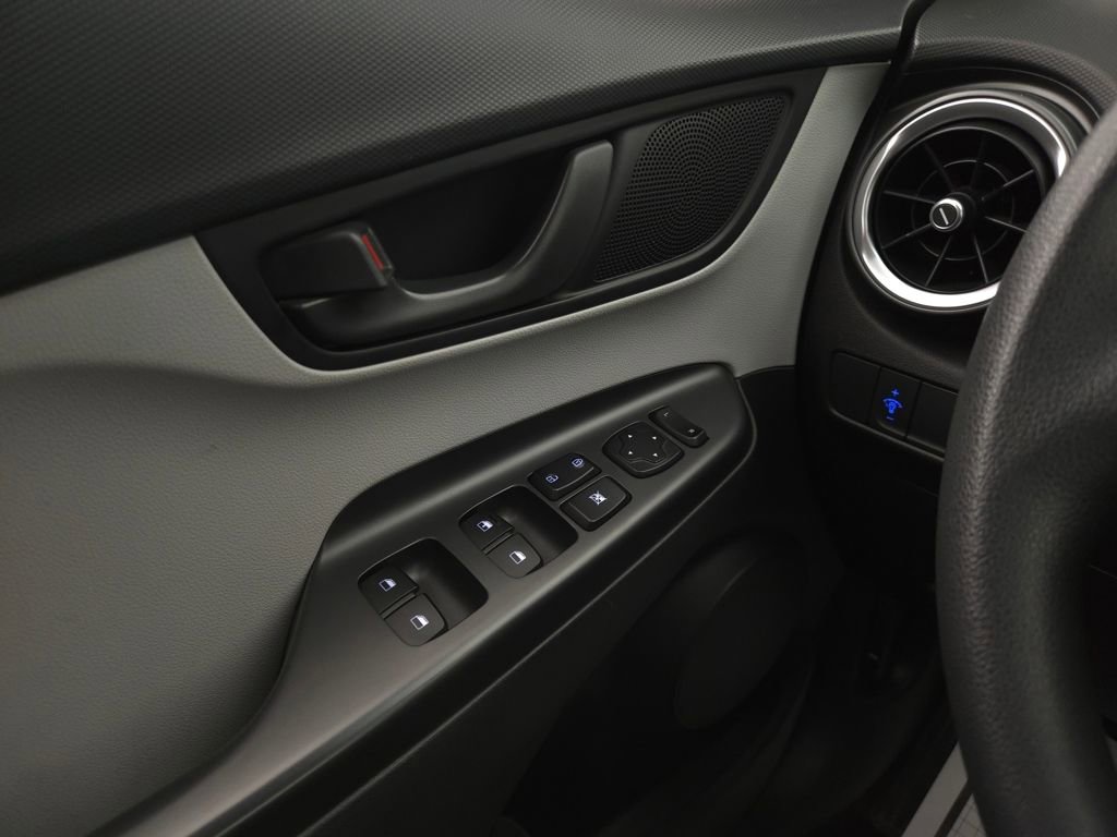 Used 2022 Hyundai Kona SEL image 26