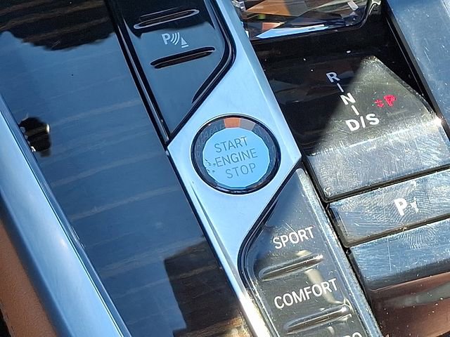 Used 2023 BMW X7 xDrive40i w/ Executive Package image 30