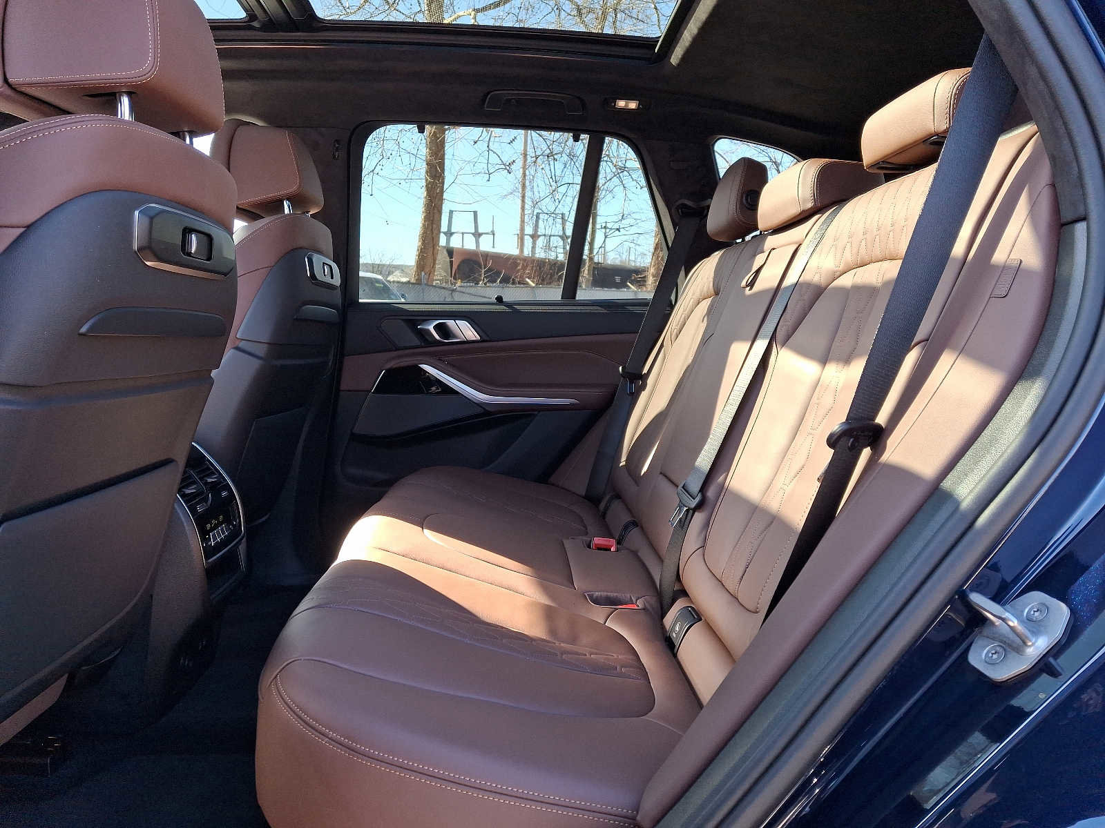 Used 2025 BMW X5 M60i w/ Executive Package image 10