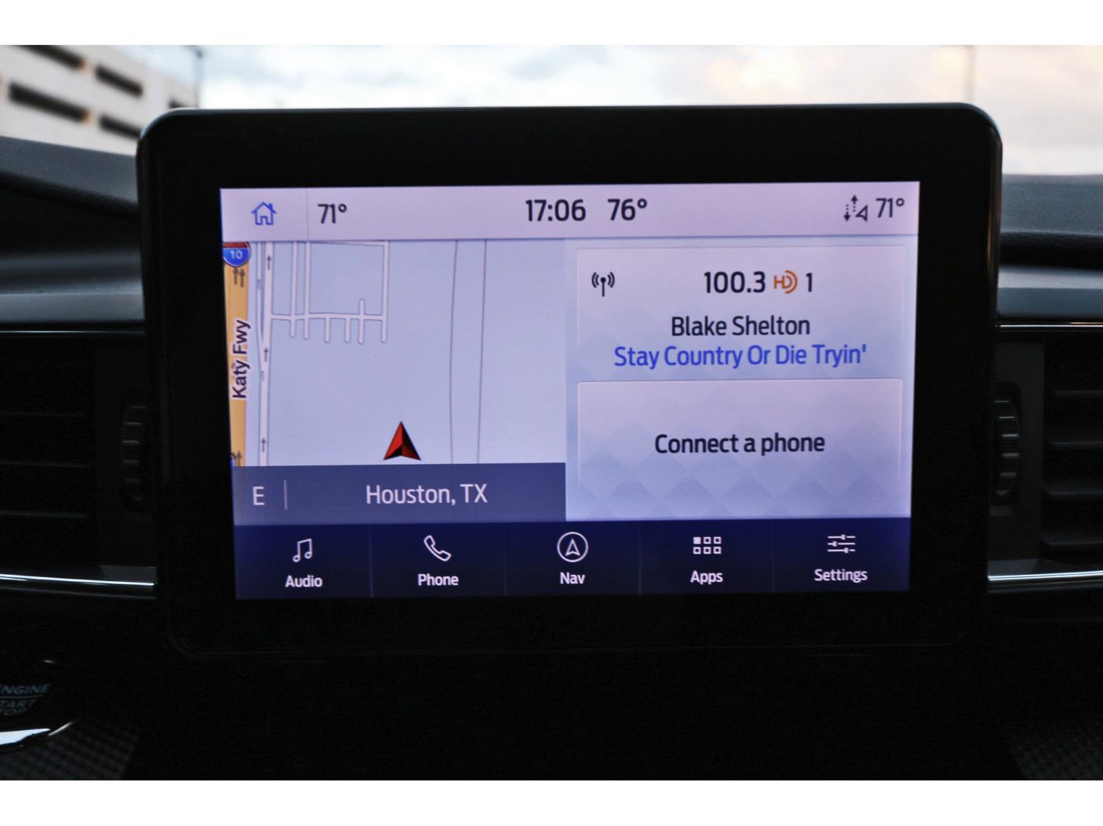 Used 2023 Ford Explorer ST-Line w/ Class IV Trailer Tow Package image 26