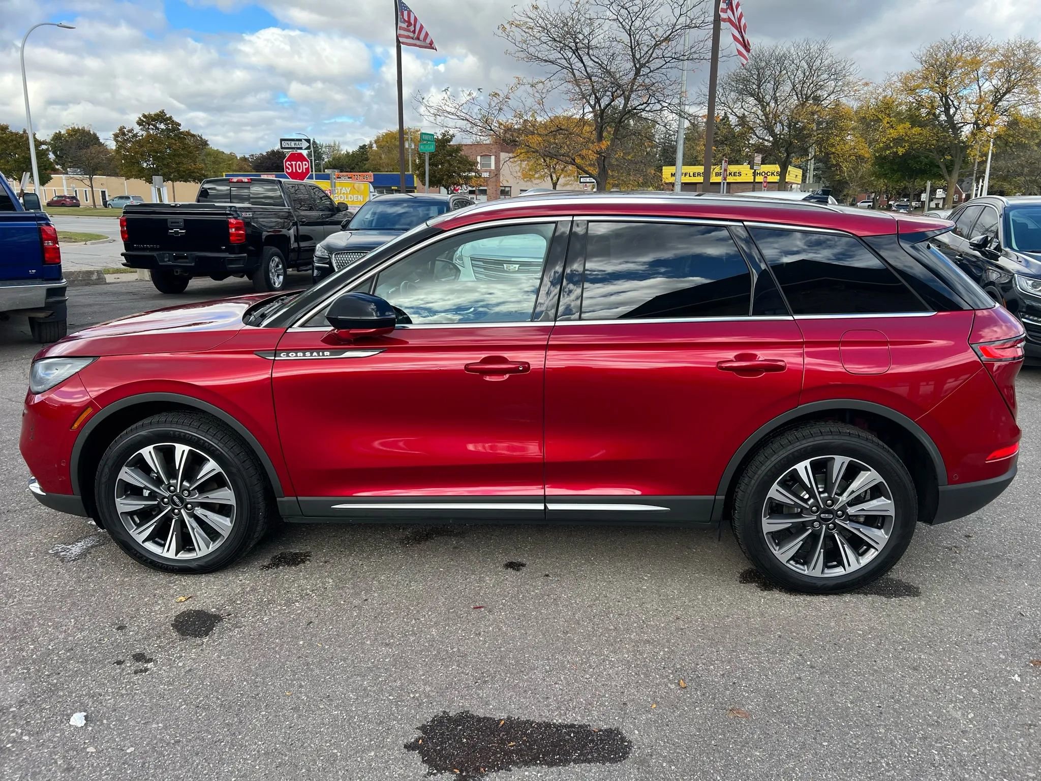 Used 2022 Lincoln Corsair Reserve w/ Equipment Group 201A image 2