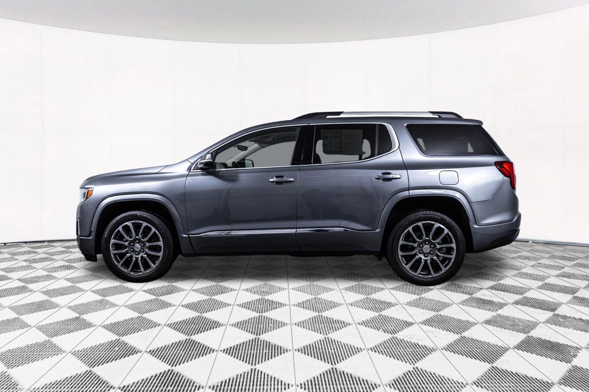 Certified 2022 GMC Acadia Denali w/ Denali Technology Package AWD/4WD image 15