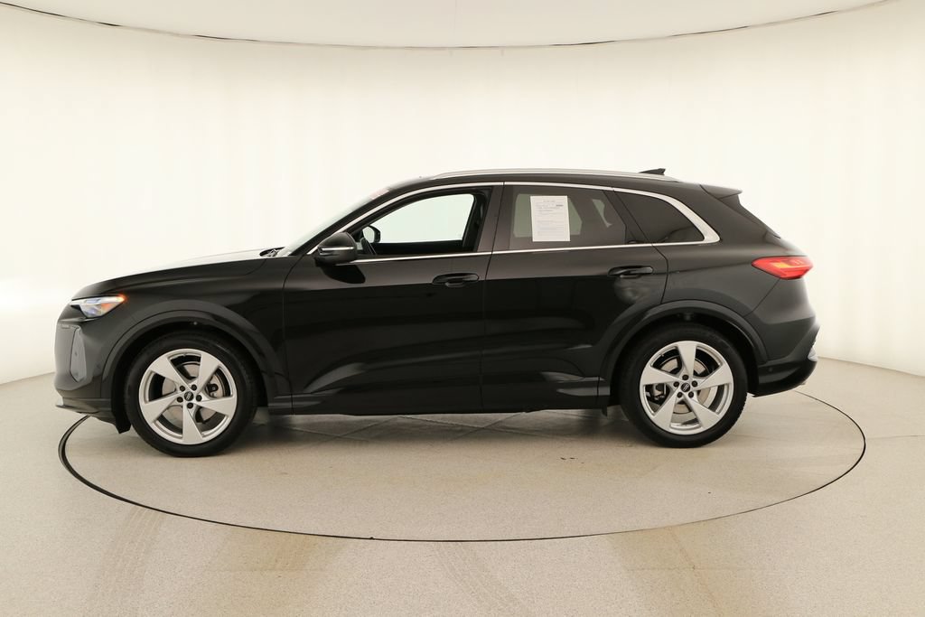 Certified 2025 Audi Q5 Prestige AWD/4WD image 2