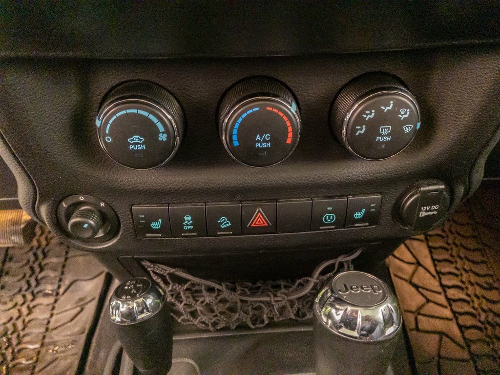 Used 2013 Jeep Wrangler Unlimited Sahara w/ Connectivity Group image 16