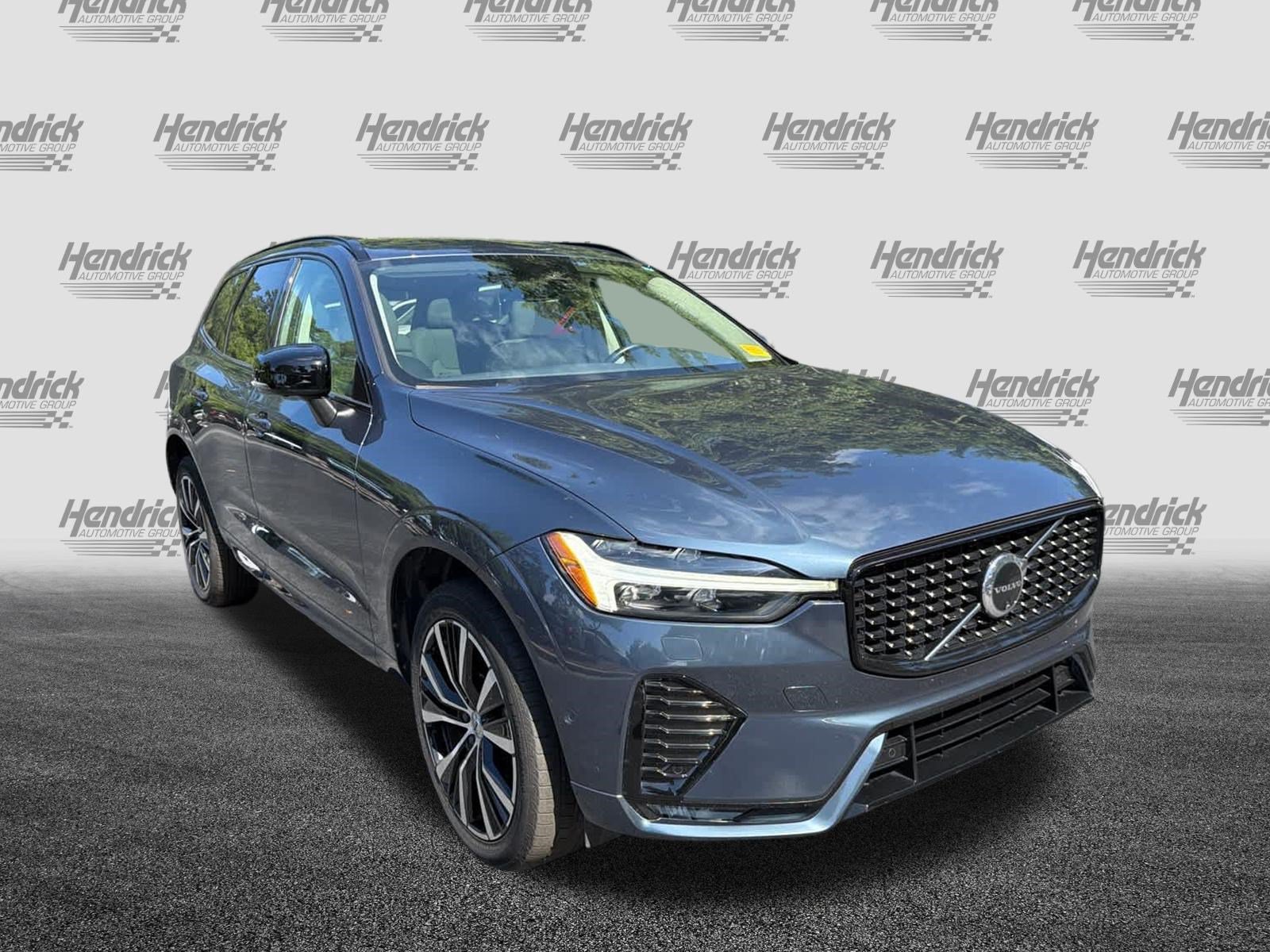Used 2024 Volvo XC60 B5 Plus w/ Protection Package Premier AWD/4WD image 2