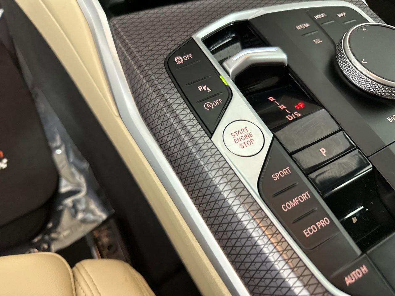 Used 2025 BMW 330i Sedan w/ Convenience Package image 22