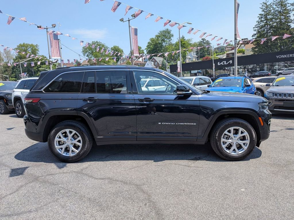 Used 2023 Jeep Grand Cherokee Limited AWD/4WD image 5