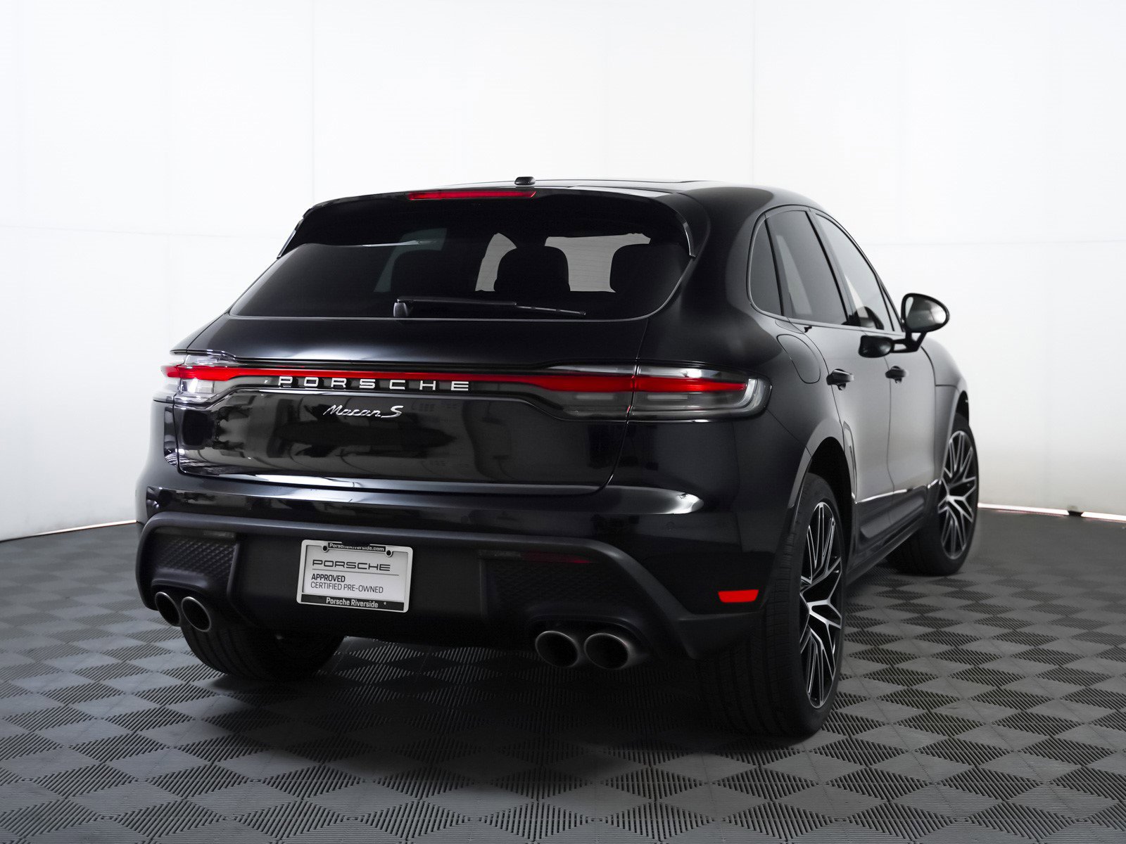 Used 2025 Porsche Macan S image 10