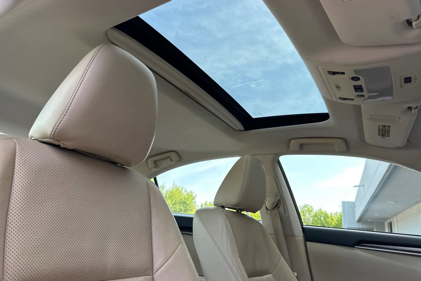 Used 2013 Lexus ES 350 w/ Luxury Pkg FWD image 16