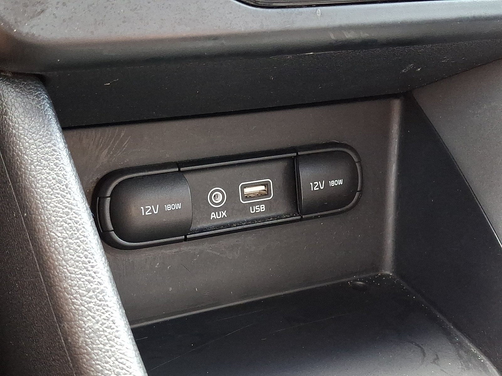 Used 2019 Kia Niro FE FWD image 23