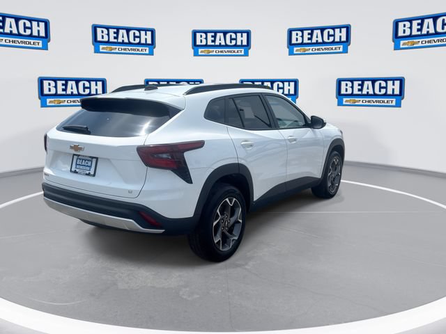 Used 2025 Chevrolet Trax LT w/ LT Convenience Package FWD image 8
