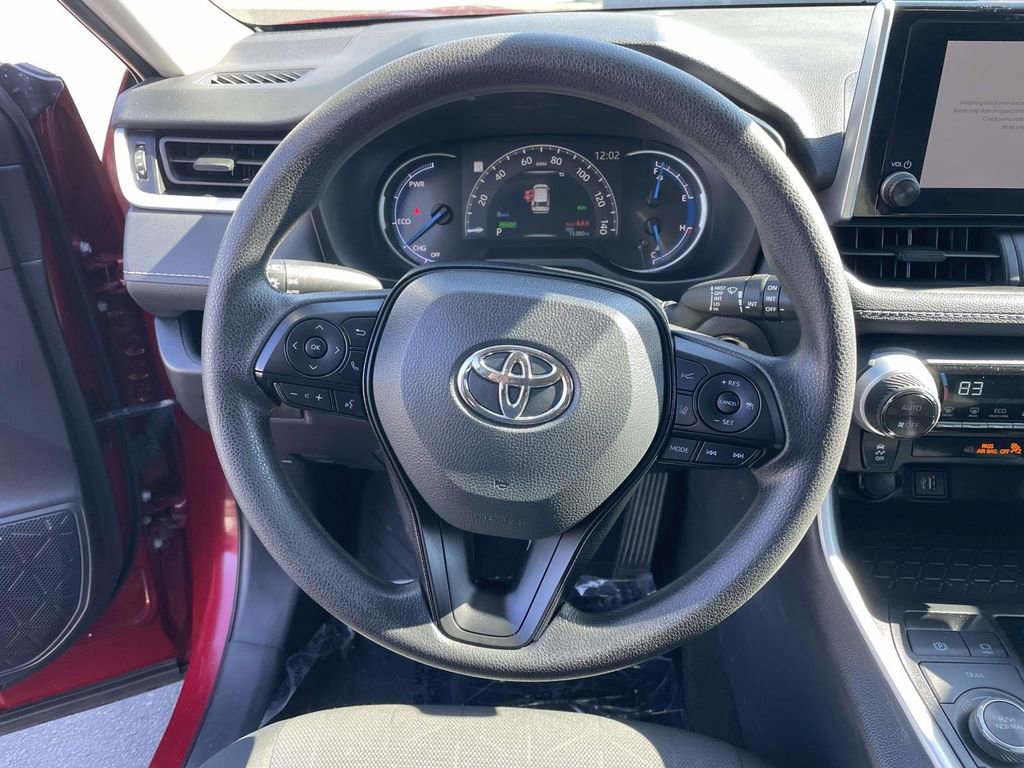 Used 2025 Toyota RAV4 XLE image 24