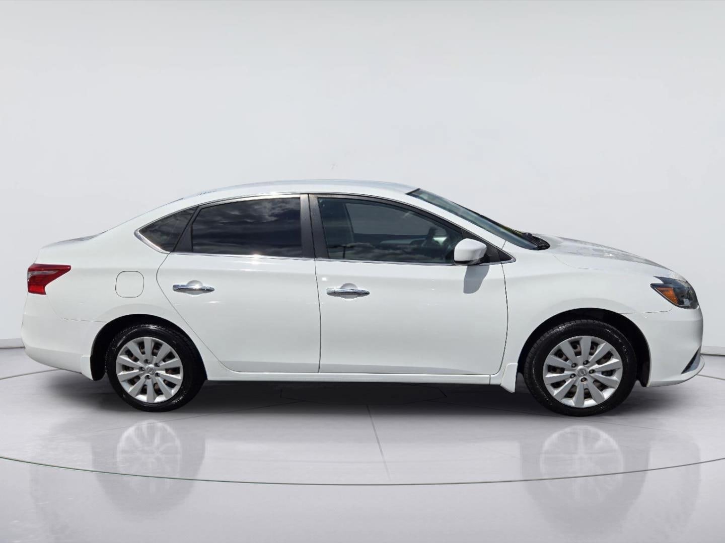 Used 2017 Nissan Sentra S FWD image 4