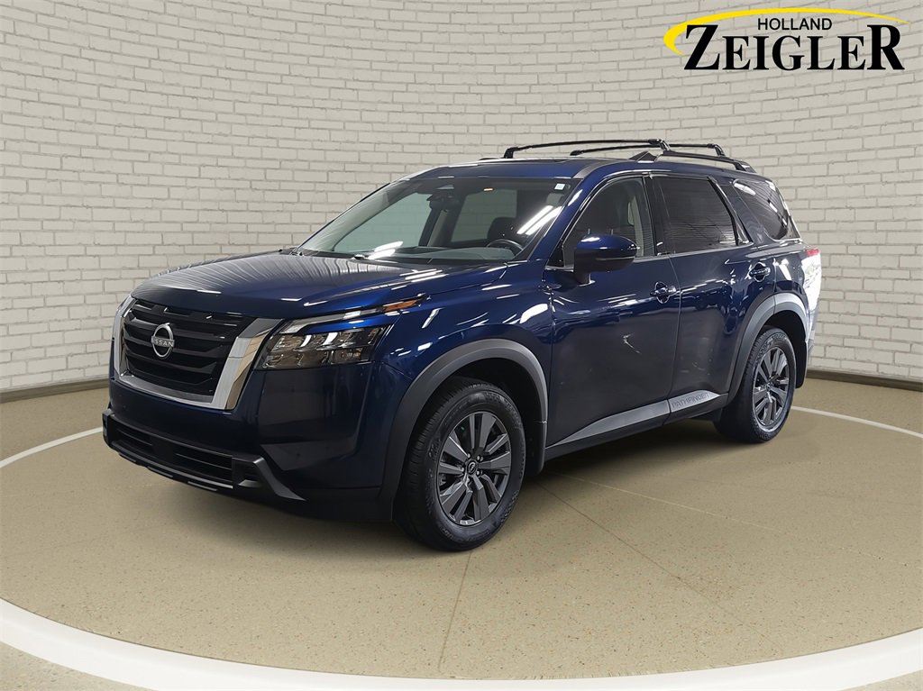 Used 2024 Nissan Pathfinder SV w/ SV Premium Package image 1