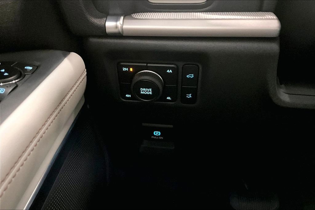 Used 2025 Ford Expedition Active AWD/4WD image 38