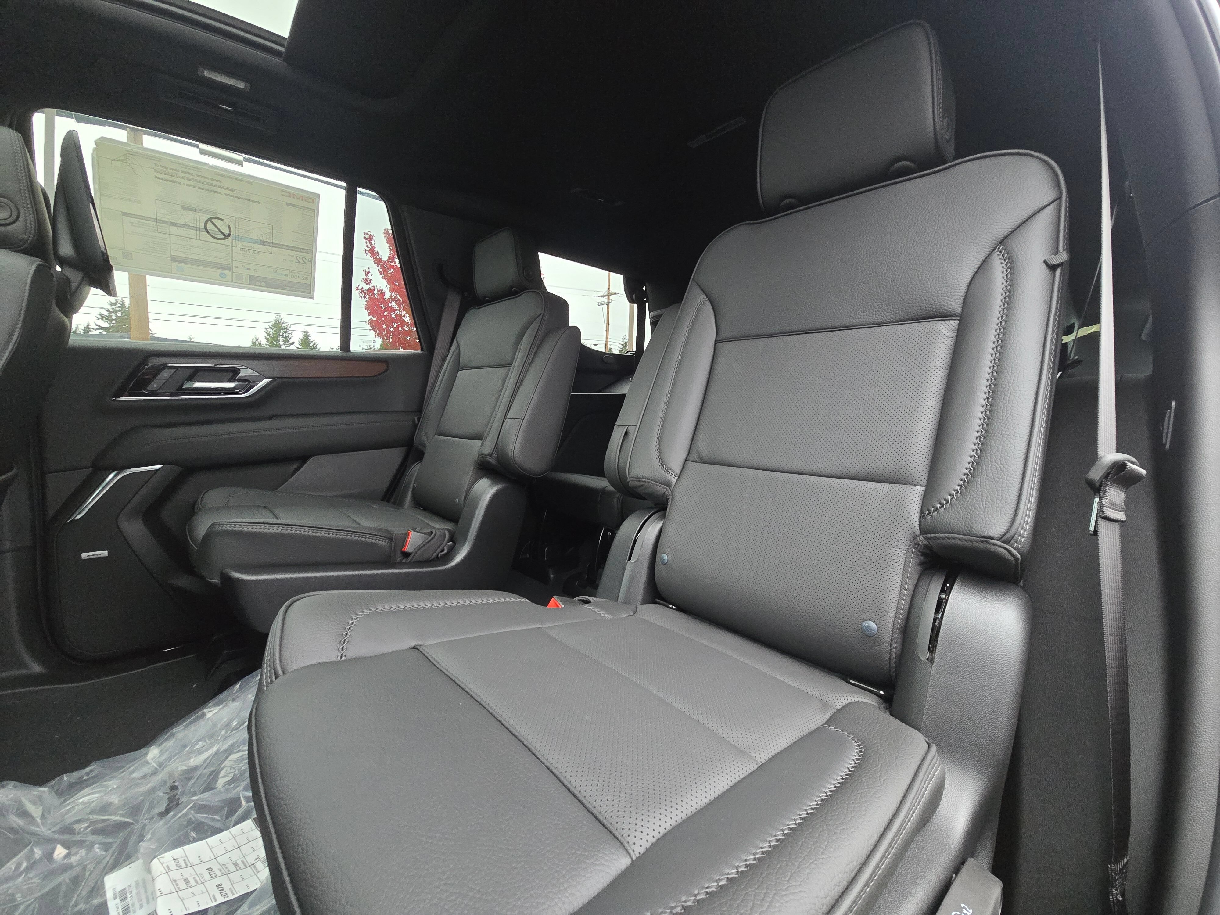 New 2026 GMC Yukon Denali w/ Denali Reserve Package AWD/4WD image 12