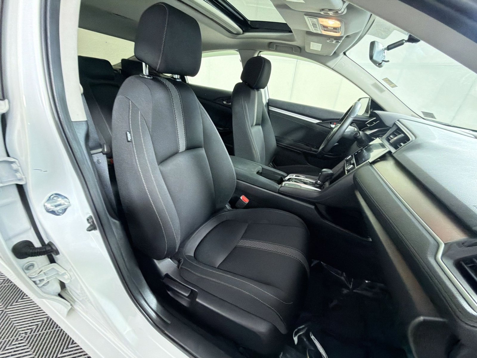 Used 2018 Honda Civic EX-T image 27
