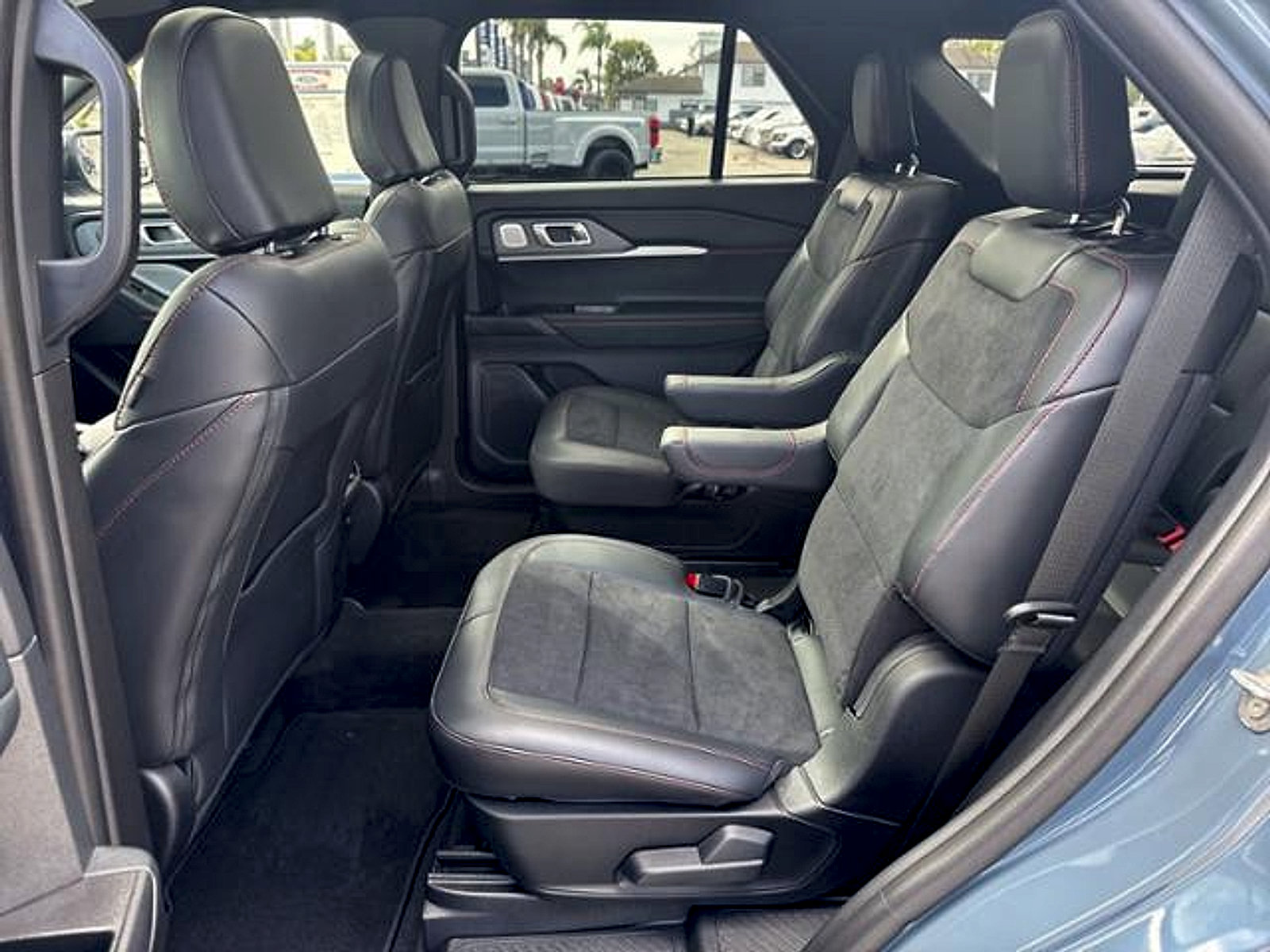 Used 2025 Ford Explorer ST w/ Sun And Sound Package AWD/4WD image 11