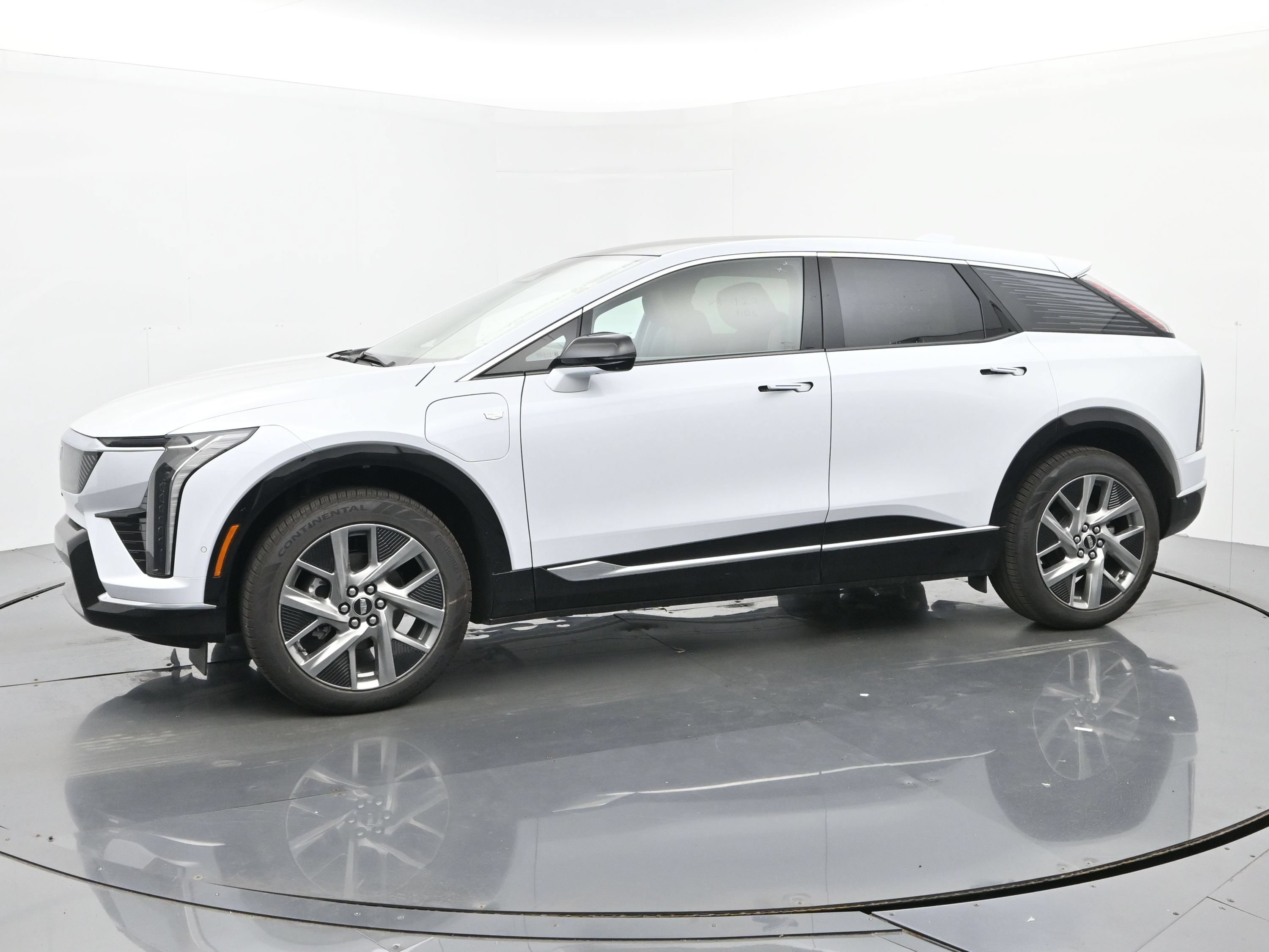 New 2026 Cadillac Optiq Luxury 1 w/ LPO, Floor Liner Package AWD/4WD image 2