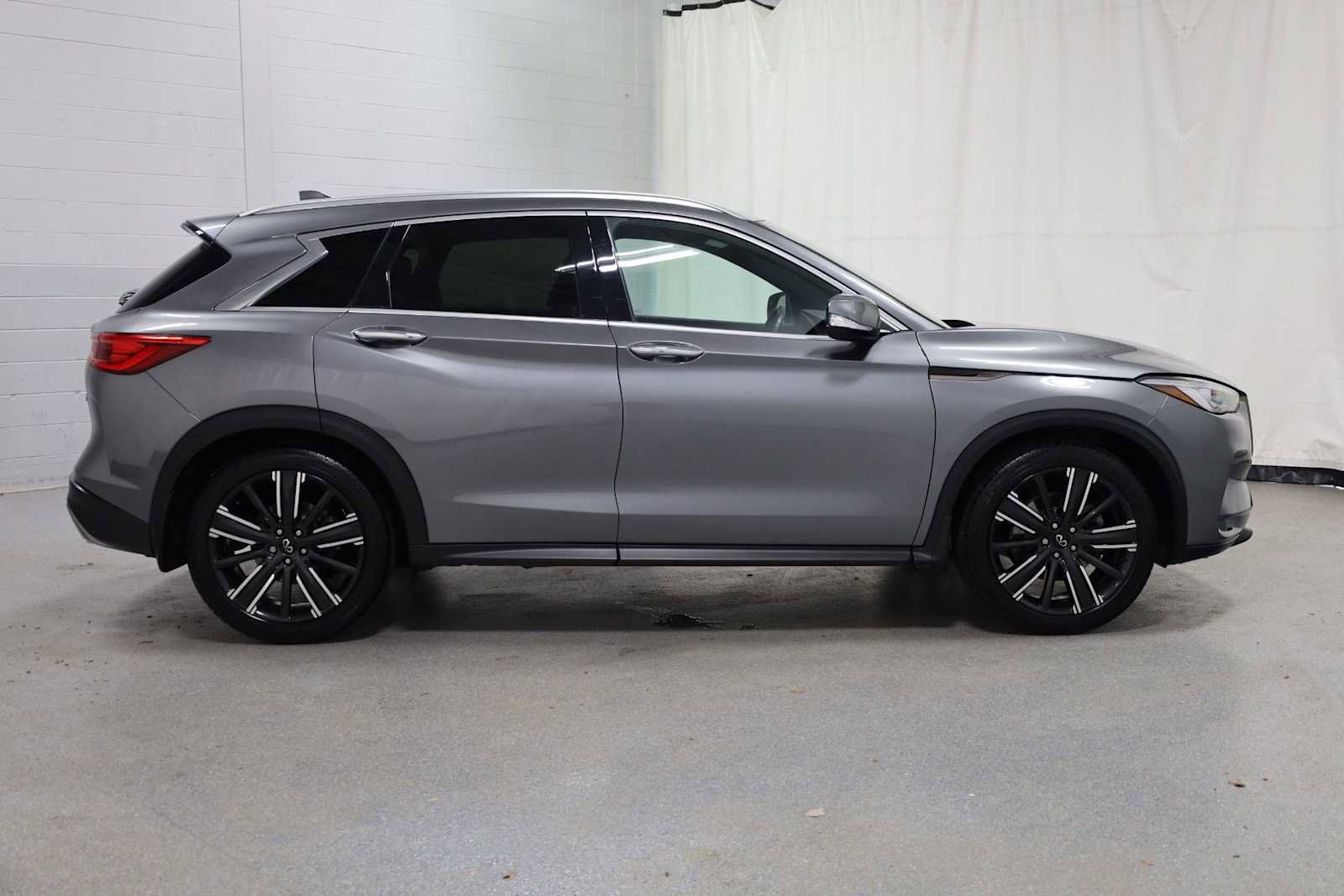 Used 2021 INFINITI QX50 Luxe w/ Appearance Package image 10