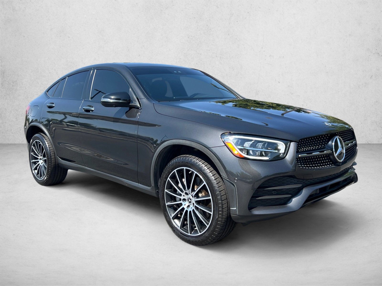 Used 2023 Mercedes-Benz GLC 300 4MATIC Coupe image 3