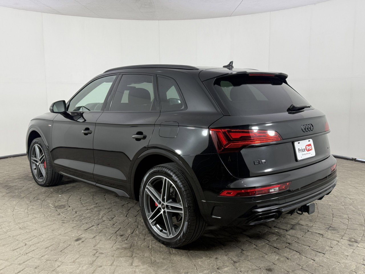 Used 2025 Audi Q5 e Premium Plus w/ Premium Plus Package image 5