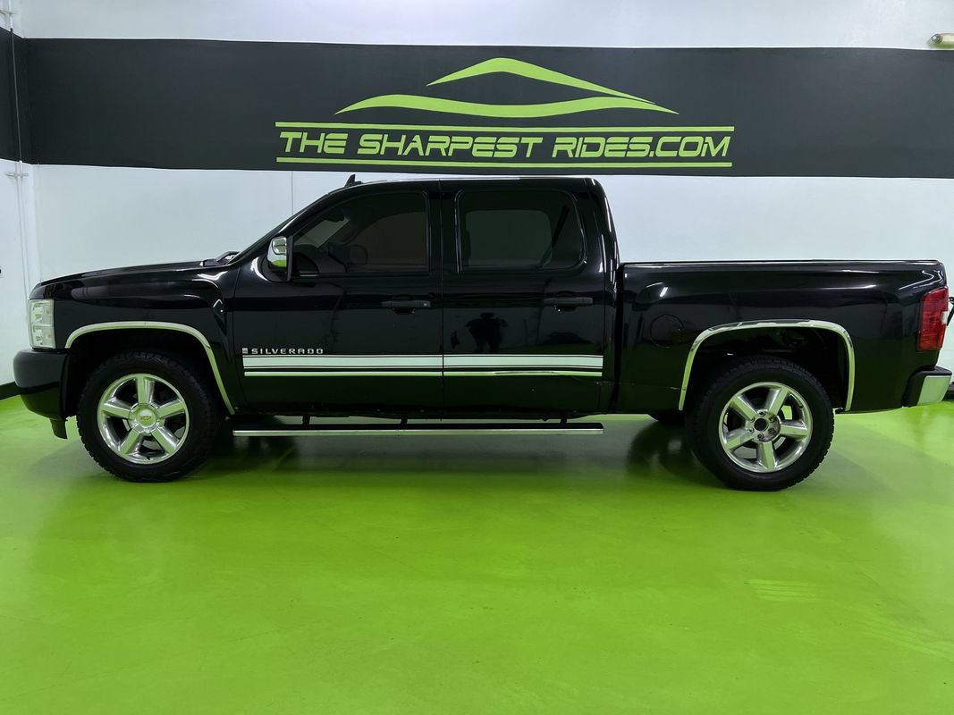Used 2007 Chevrolet Silverado 1500 LT w/ Towing Package AWD/4WD image 6