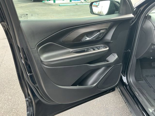 Used 2024 GMC Terrain SLE image 12