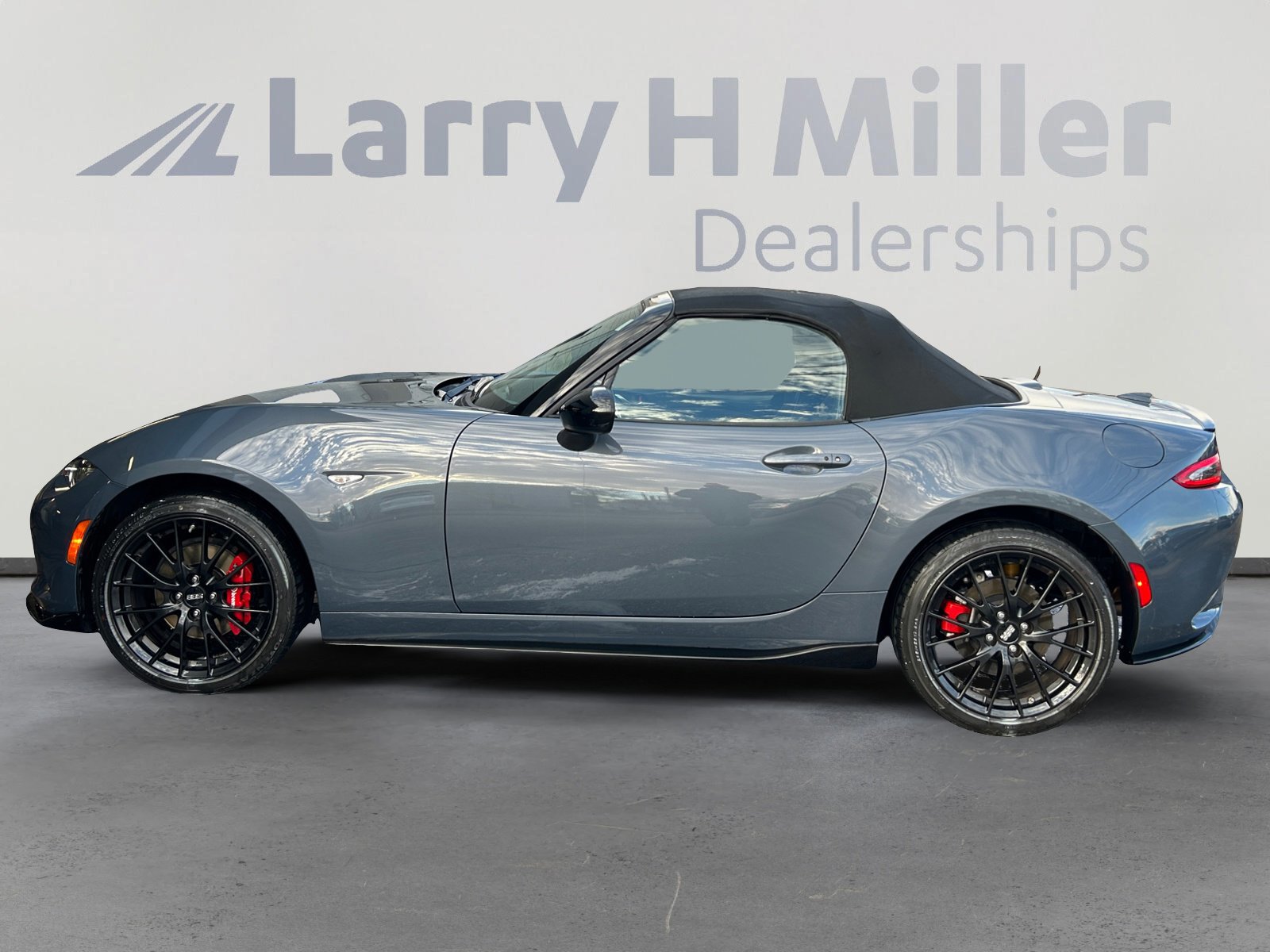 Used 2020 MAZDA MX-5 Miata Club w/ Brembo/BBS Recaro Package image 3