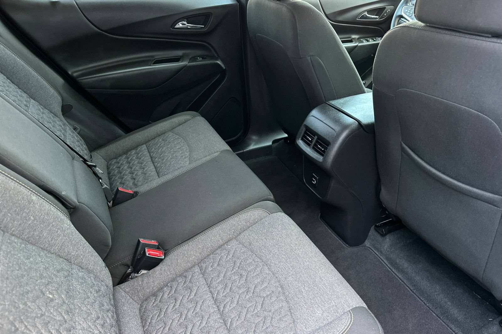 Used 2024 Chevrolet Equinox LT FWD image 19