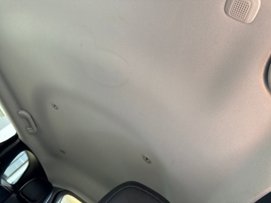 Used 2019 Jeep Cherokee Limited image 17