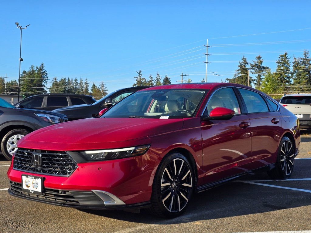 Used 2023 Honda Accord Touring image 3