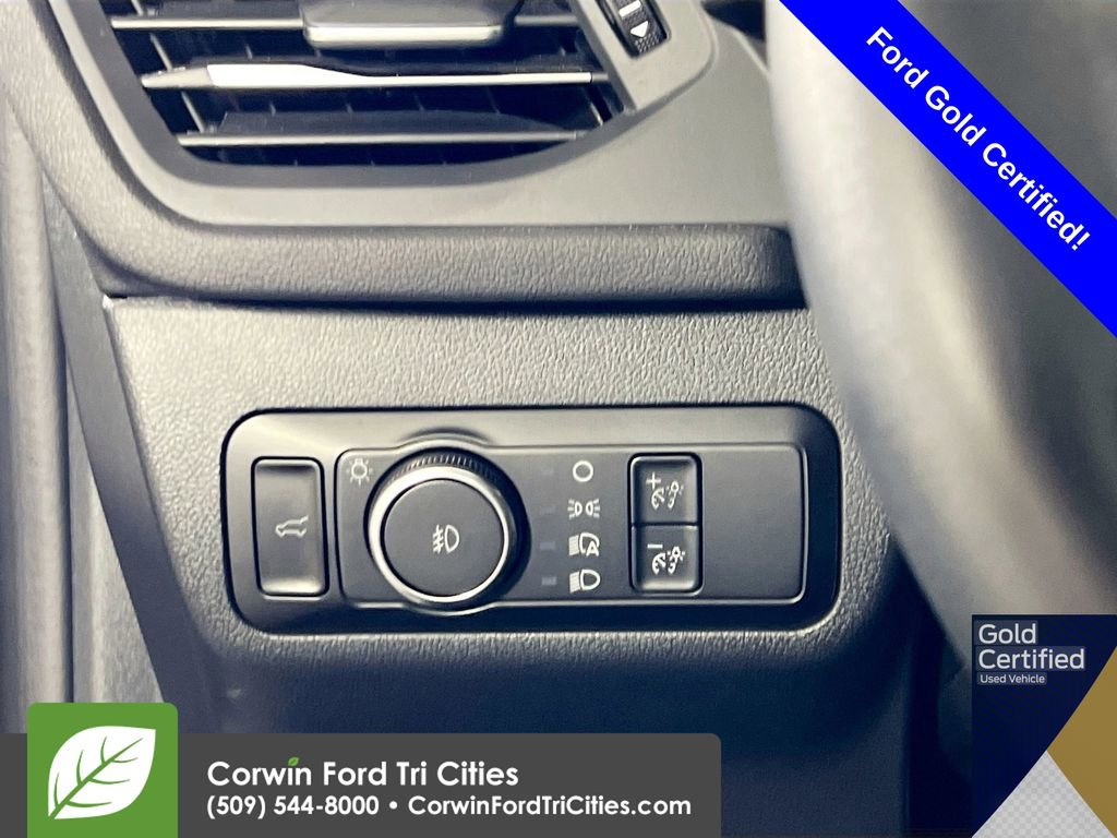 Used 2025 Ford Escape Platinum image 18
