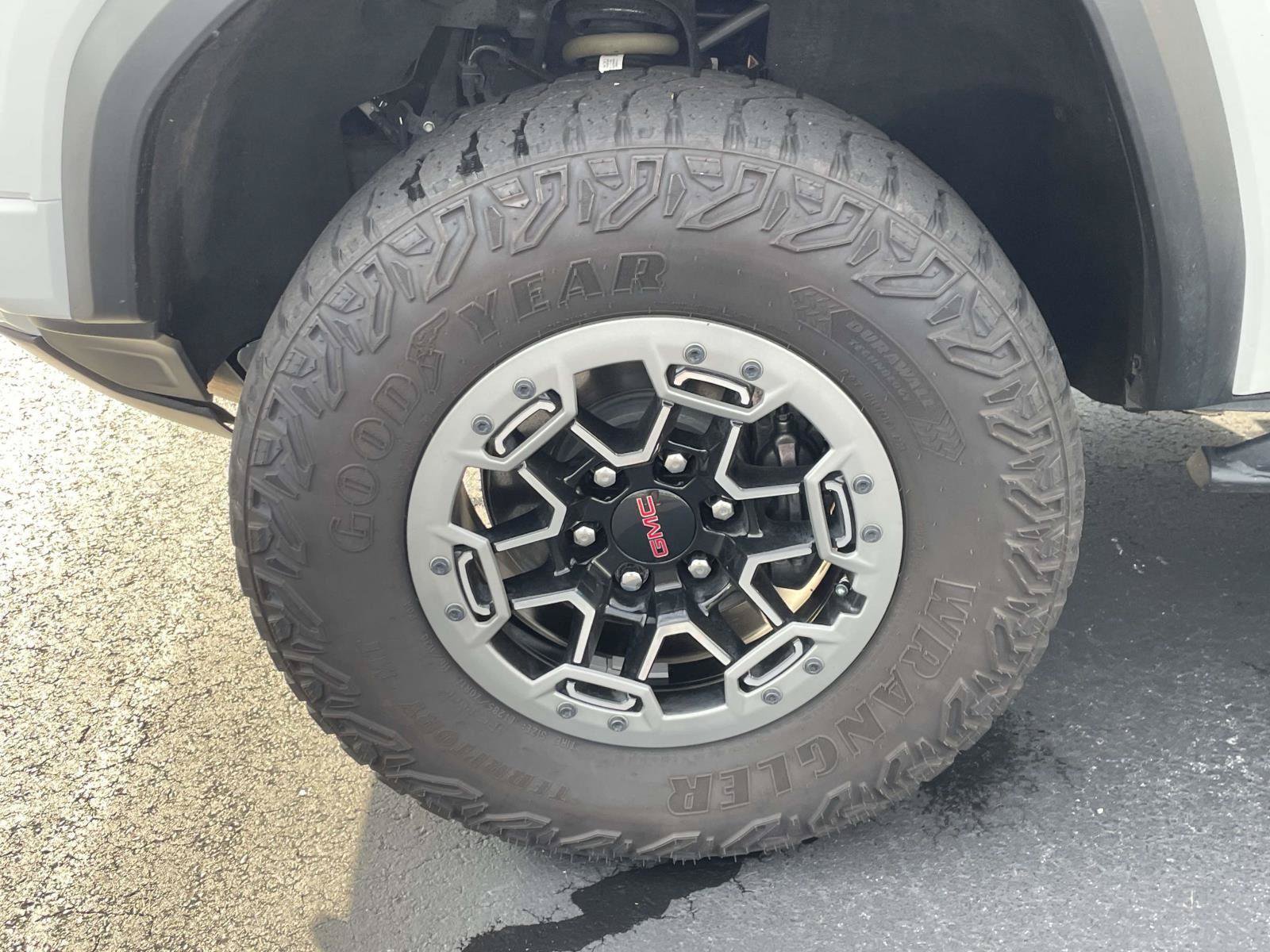 Certified 2023 GMC Canyon AT4X w/ Edition 1 AWD/4WD image 10