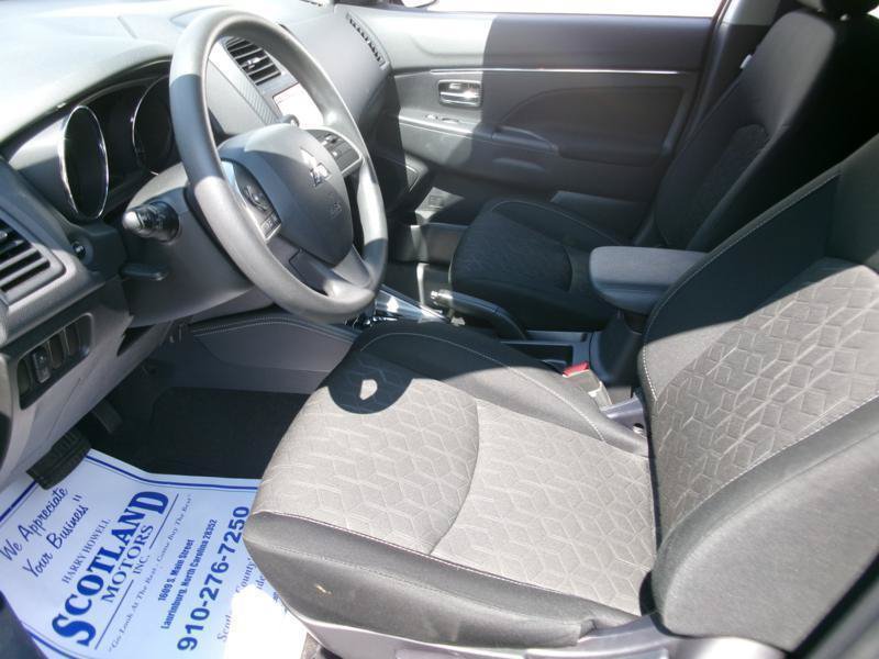 Used 2025 Mitsubishi Outlander Sport ES AWD/4WD image 13