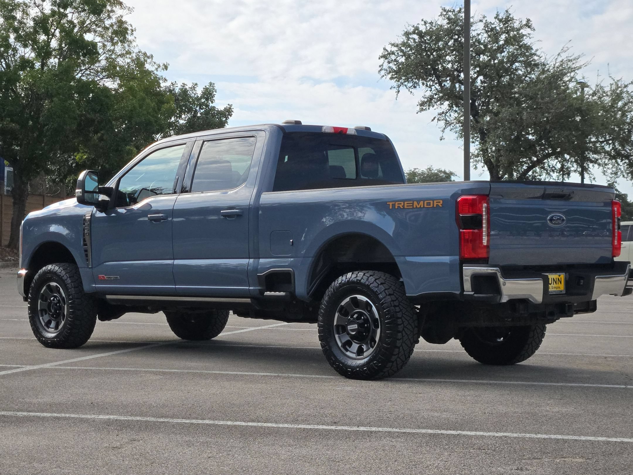 Used 2023 Ford F250 Lariat w/ Lariat Ultimate Package AWD/4WD image 5