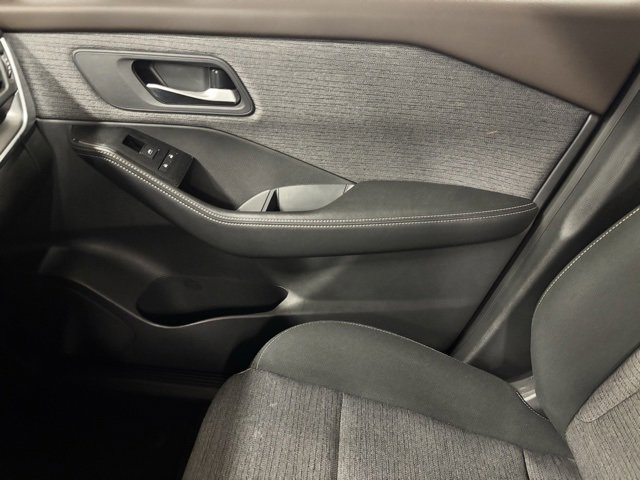 Used 2023 Nissan Rogue SV image 14