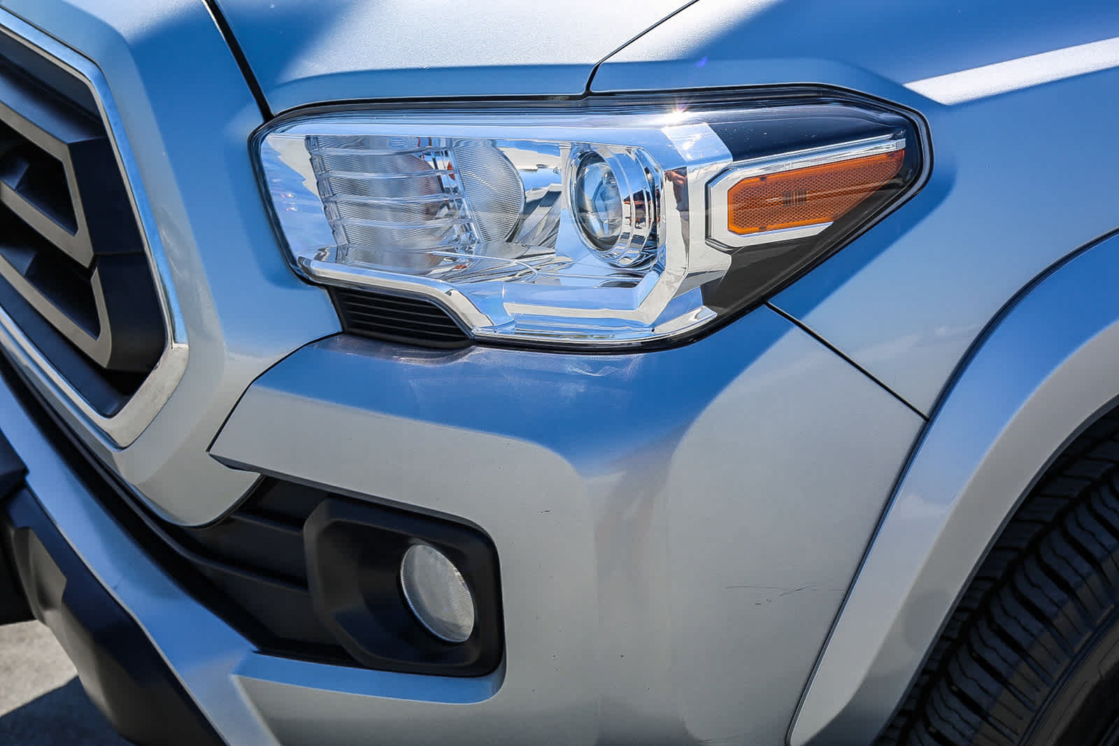 Used 2022 Toyota Tacoma SR5 RWD image 8