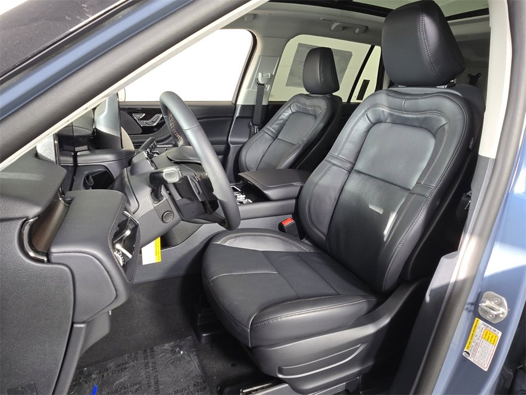 New 2025 Lincoln Aviator Reserve w/ Jet Appearance Package image 5