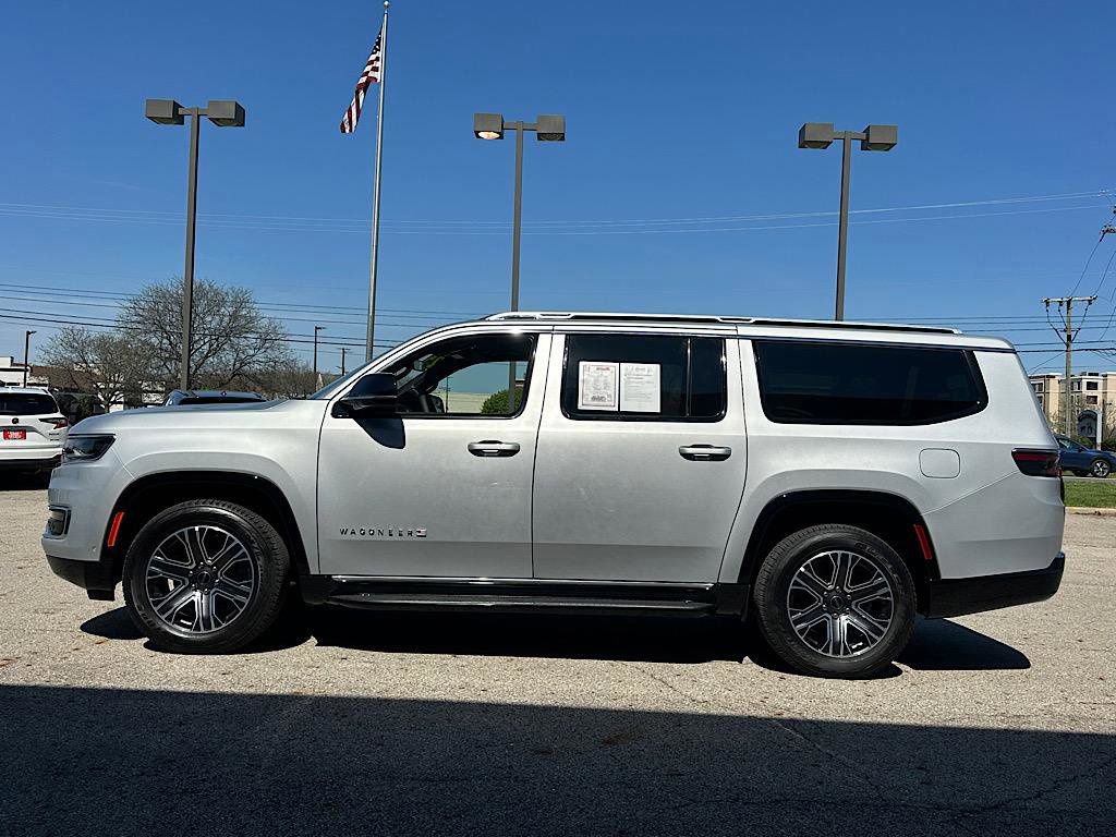 Used 2025 Jeep Wagoneer L Series II w/ 8-pass Seating Package image 2