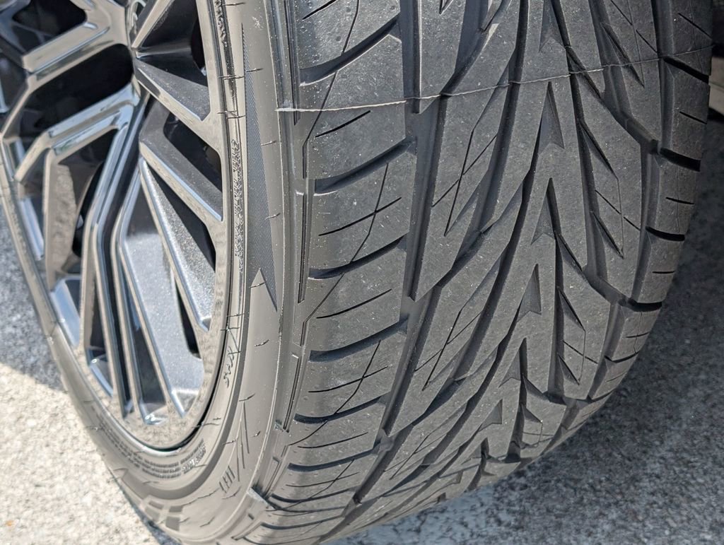 Used 2025 Audi SQ8 Prestige AWD/4WD image 30