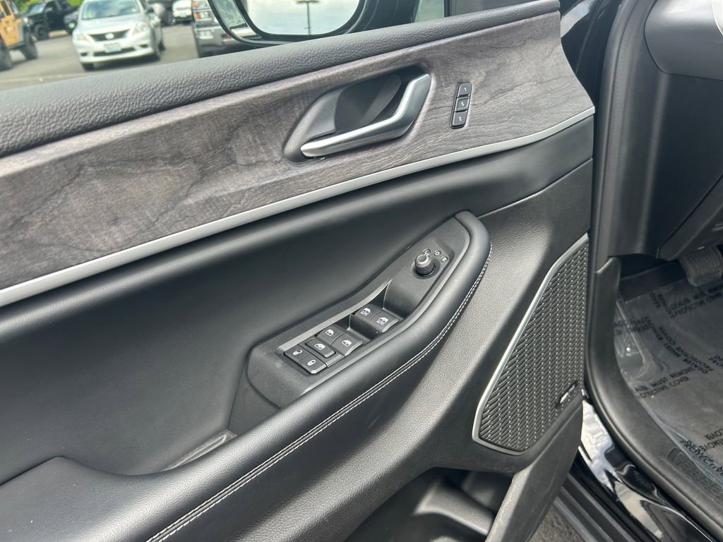 Used 2022 Jeep Grand Cherokee Limited image 23