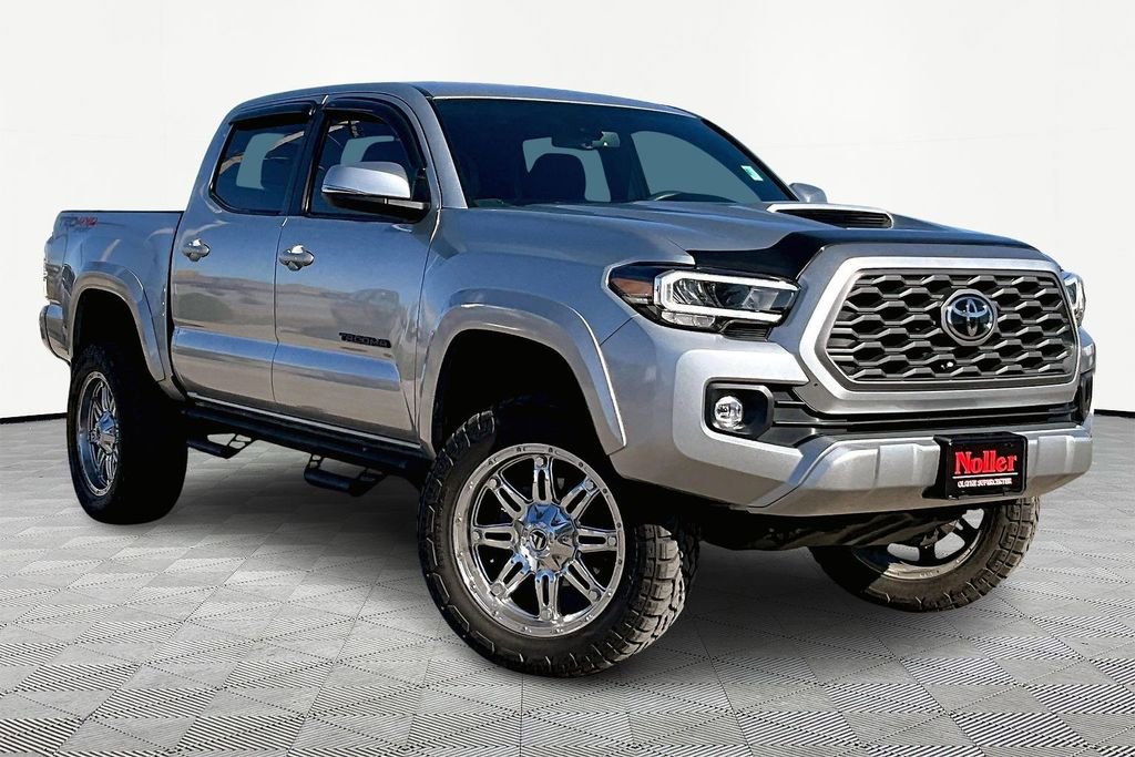 Used 2023 Toyota Tacoma TRD Sport w/ Technology Package image 12