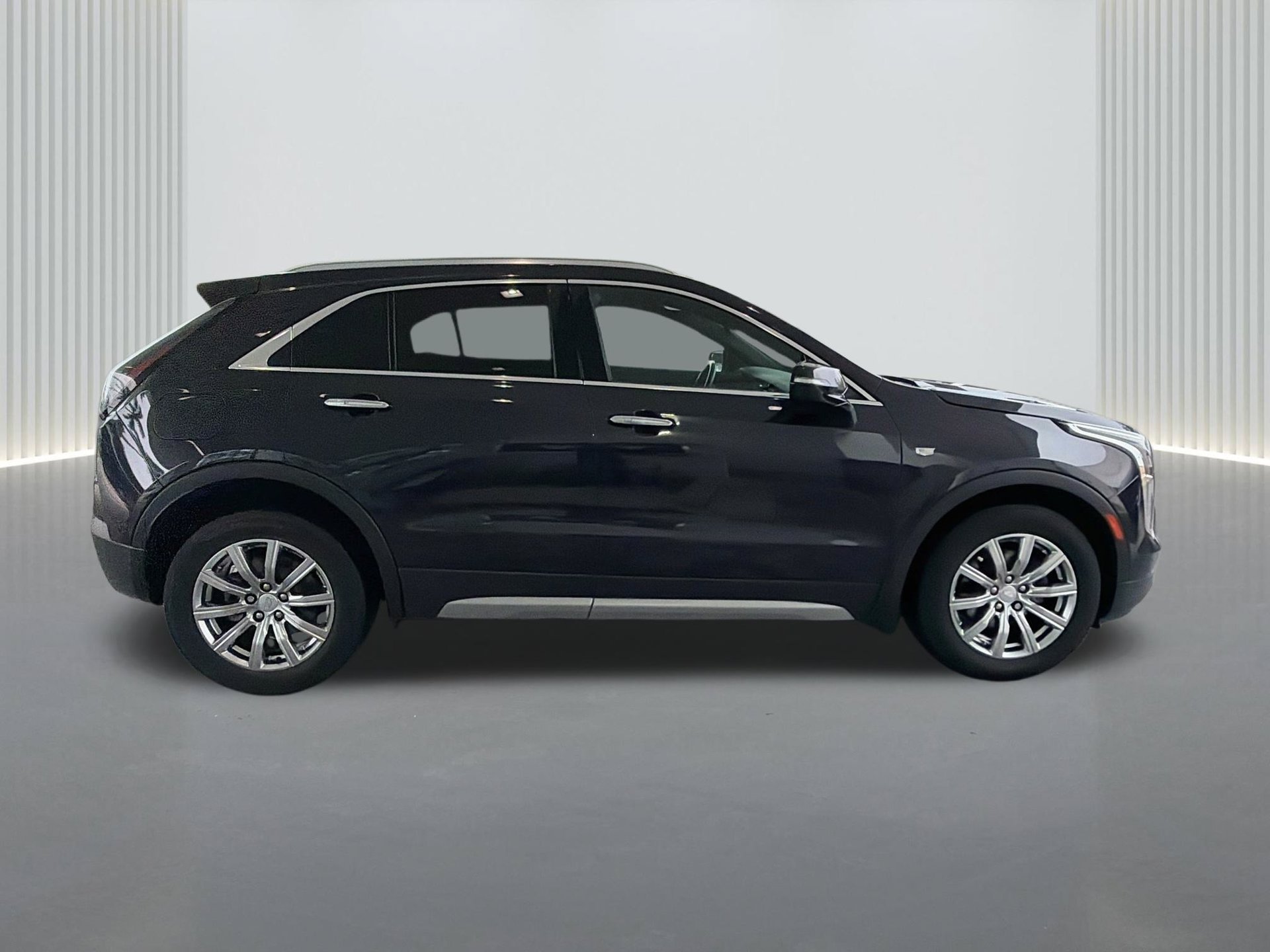 Certified 2022 Cadillac XT4 Premium Luxury w/ Enhanced Visibility Package FWD image 7