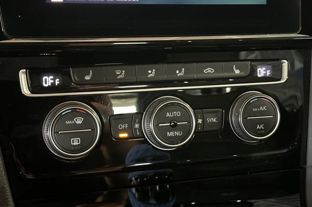 Used 2018 Volkswagen Golf R 4-Door image 25