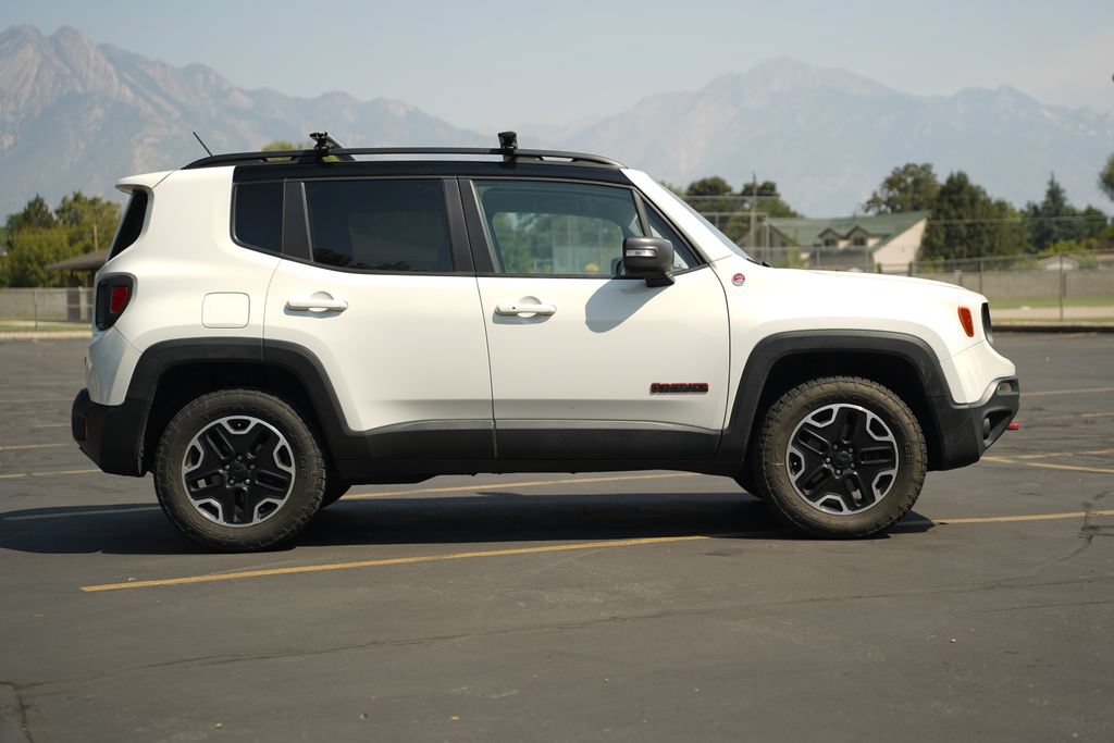 Used 2017 Jeep Renegade Trailhawk AWD/4WD image 6
