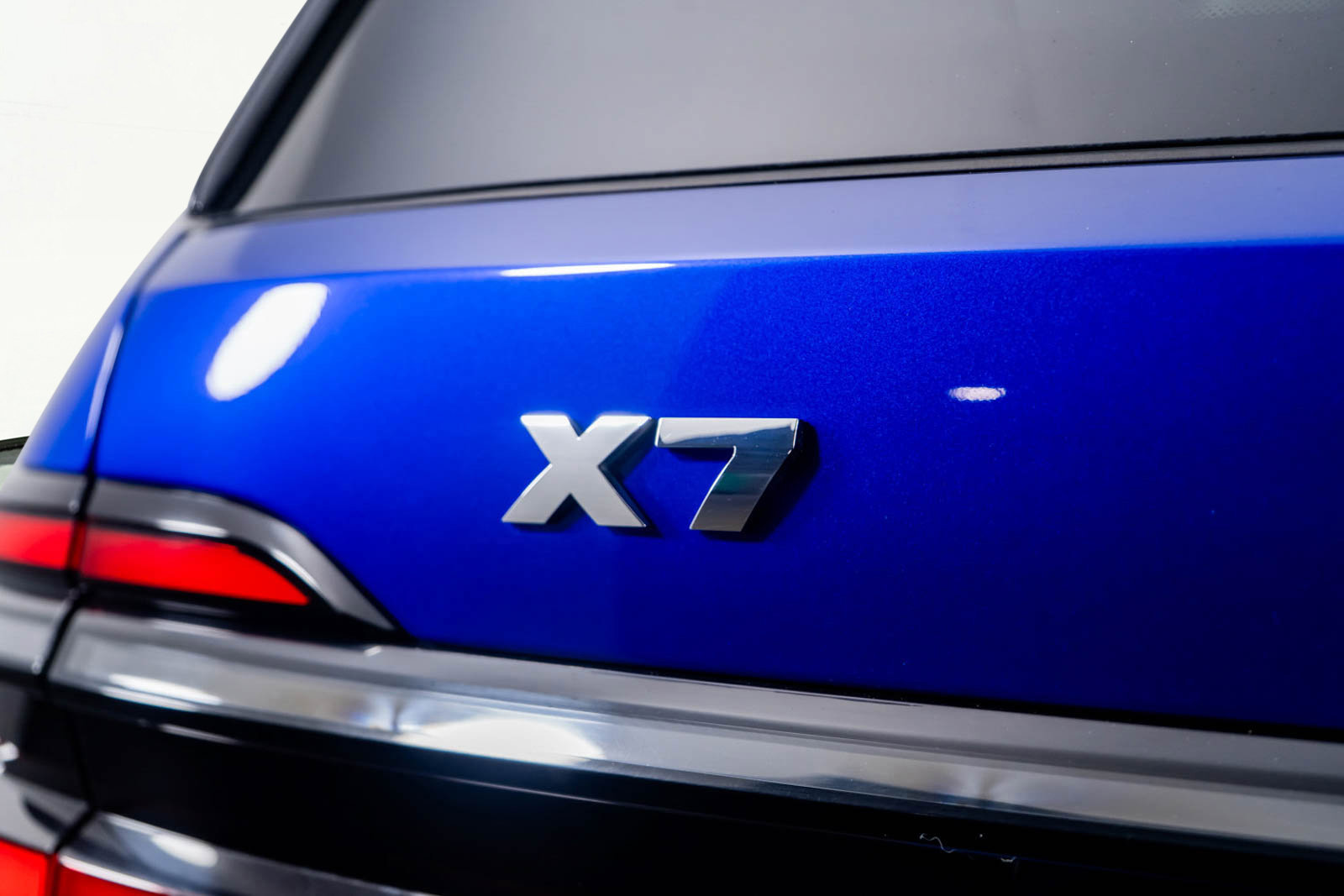 Used 2024 BMW X7 M60i w/ Premium Package image 24